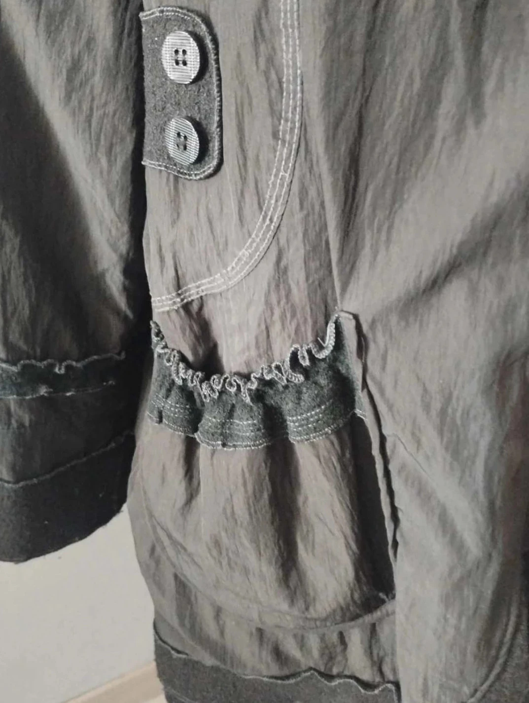 Manteau mujer negro, original con un dibujo en la espalda, T46, S.quise – photo 4